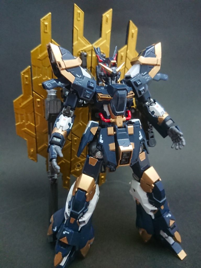 決戦仕様ということでユニコーンよろしくサイコプレートの色変わりそう、という事で素直に月をイメージした金色(ラフゴールド)のサイコプレートと、暗めの配色ながら白と金でヒーローっぽさも感じる配色にしてみたつもり