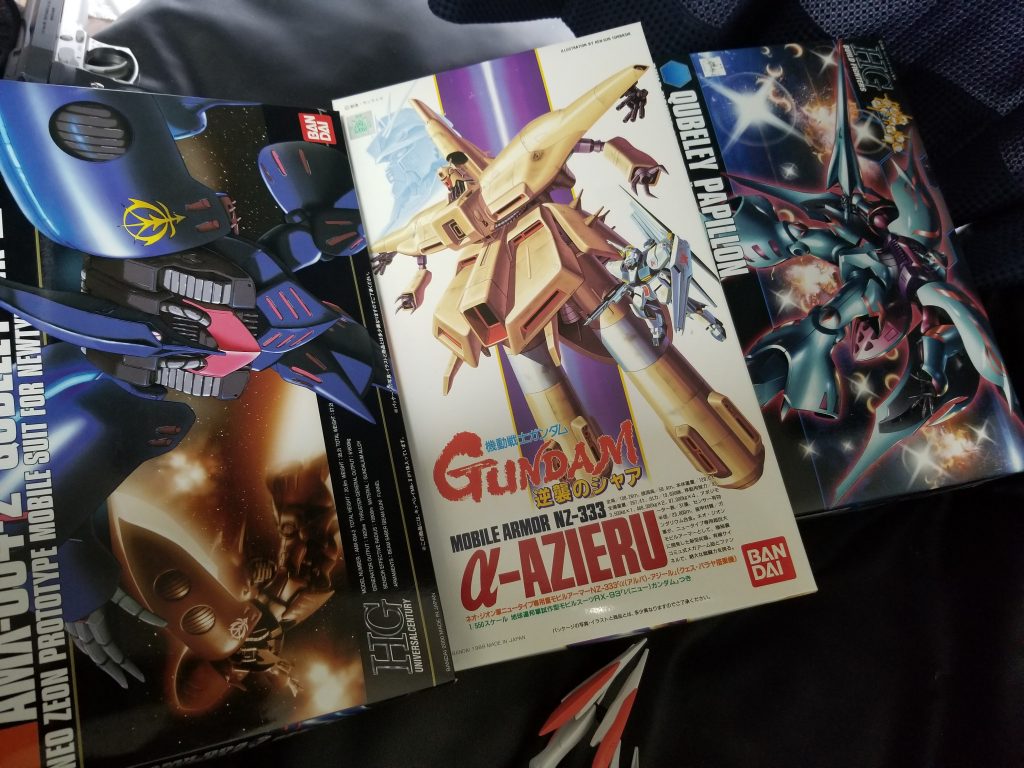 キュベレイmark2と、キュベレイパビヨン2体、αアジールと、ハシュマルの腕、あとはジャンクパーツを少々。