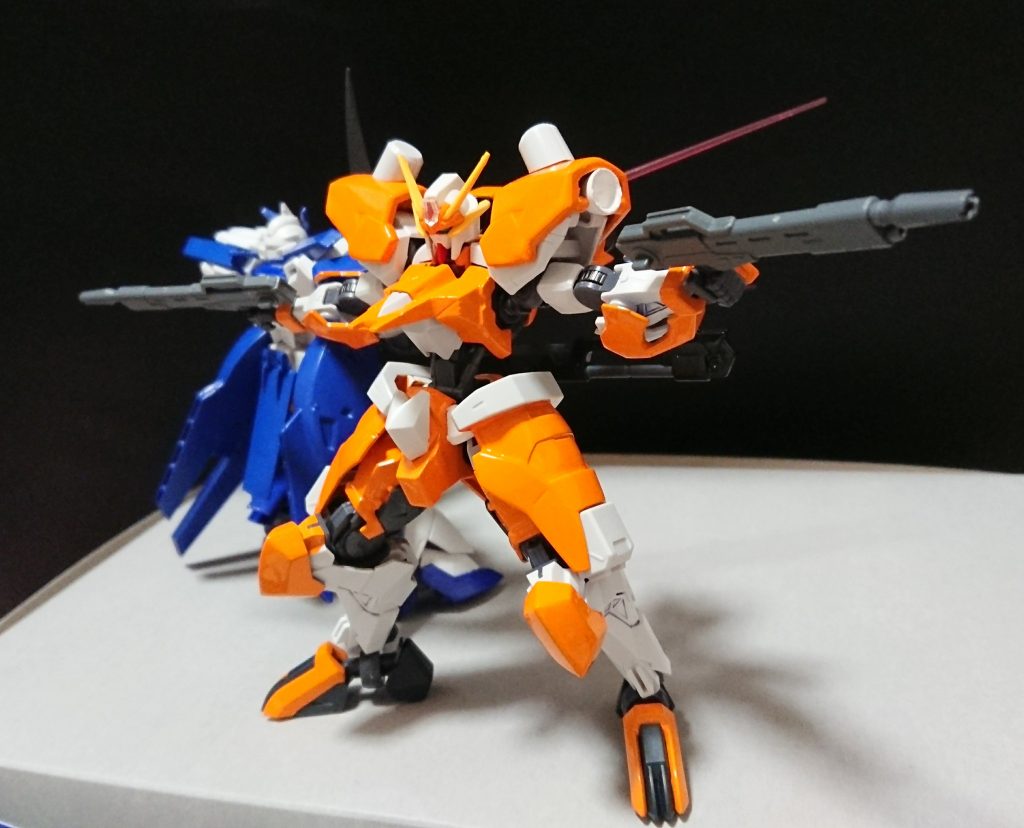 ある日世界規模のガンプラ大会が行われる事を耳にして間もない頃、大会側がアリオス・ニコードの操縦者を招待し好奇心で参加する。
参加者の半数以上を脱落させる大規模戦という計2ラウンドあるイベントに参加し1ラウンド目は特に目立った活躍は無かったが損傷も無く2ラウンド目に進出できた。
2ラウンド目でX2改(GUNSTAに投稿済み)と遭遇し味方がいたのにも関わらず終始圧倒され結果戦闘不能になってしまう。
しかし相手の情けで撃破はされず不本意ながら大規模戦を生き残った。
次のイベントは大規模戦を生き残ったビルダーだけが参加できるトーナメント戦(1on1)だった、ランダムで対戦相手が決まるものでアリオス・ニコードの操縦者は第1トーナメントの後半戦だった。
しかし自分の番が来る前に何者かが他のビルダー同士の戦闘中に乱入し、戦闘中だった二人のMSを撃破。
観客はイベントの一環と思っていたが機体が万全だった参加者は皆乱入してきた機体を撃破しろと大会の主催者は命じアリオス・ニコードも乱入してきた機体の撃破に向かった、だが乱入してきたMSの元へ向かう最中に本来戦うはずだった大会の参加者に道を阻まれ戦う事になる。
両者一歩も引かず互角の戦いを繰り広げていた最中に突如ステージ(宇宙)からコロニーレーザーが現れ一時休戦、共にコロニーレーザーの撃破に向かった。
結果として大会は中止となったが無事コロニーレーザーは撃破、正体不明の乱入者を操っていたモノ?も倒されたとされていた。
アリオス・ニコードの戦績
紫電を撃破。
多数のバグ撃破。
クロスボーンX2改サバイブと交戦(敗北)
ヤクト・ガズアルと交戦(引き分け)
コロニーレーザー撃破に貢献。