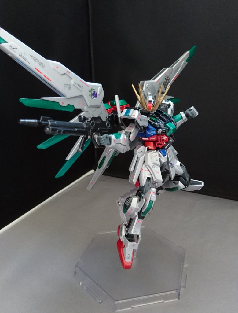 今回の武器は
ビームサーベル4つ
ビームライフル
ビームキャノンです!
武器はシンプルにしてみました(  ^∀^)