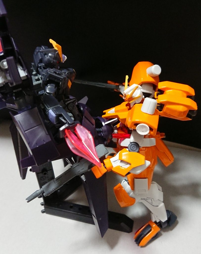 全然上手く表現出来なかったがビームスパイクでアリオス・ニコードを蹴っている図。