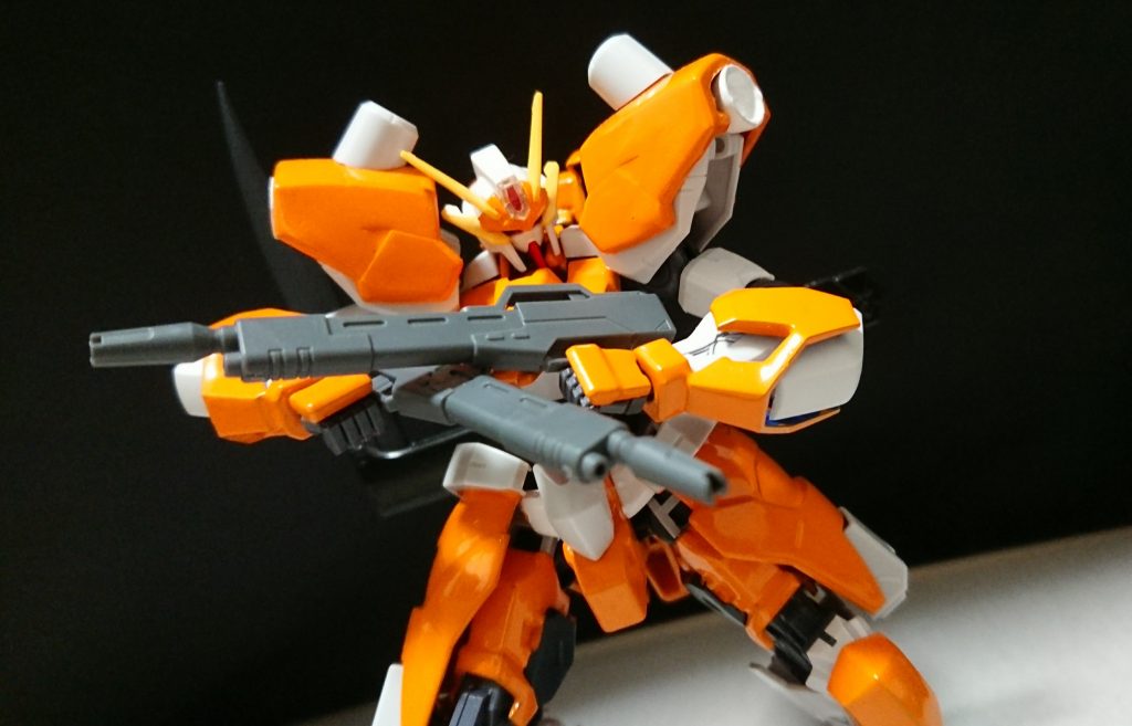 2丁銃を構えたポーズ。