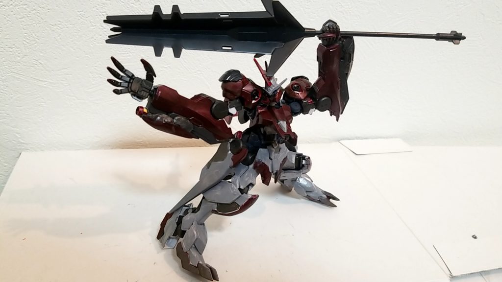 大型メイス
メインウェポンだが素手で戦うことの方が多い模様
