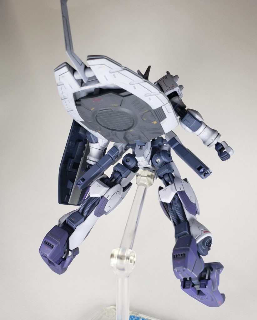 見えづらい場所ですが、スカート部分も作りこみました。