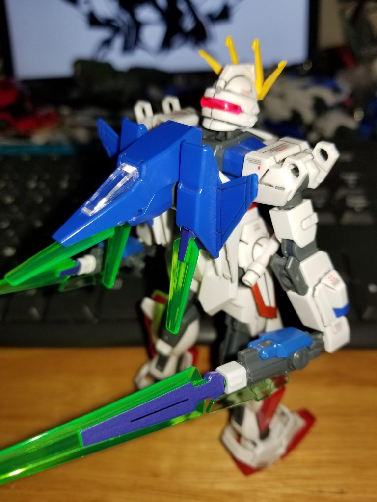 コアファイターを使うことを思いついた時の写真。
無改造だと機首はこのくらいまでしか下がらないので不格好でした。