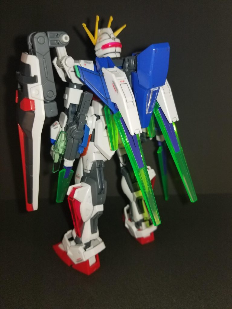 後ろから見た姿。
コアファイターは内部に関節を増やして機首を真下まで下げられるようにしました。