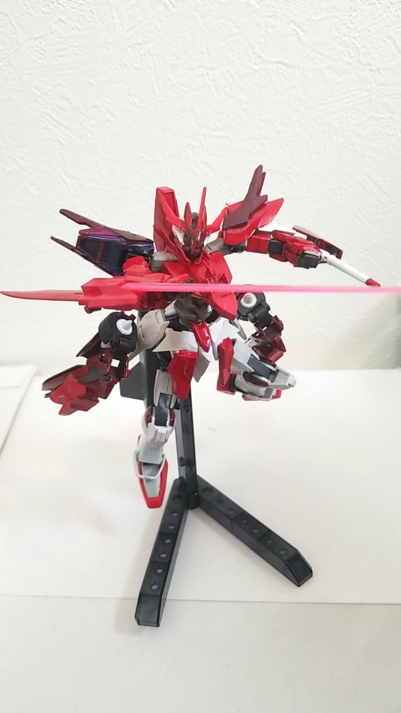 GNビームサーベル
右手の小盾から発生する