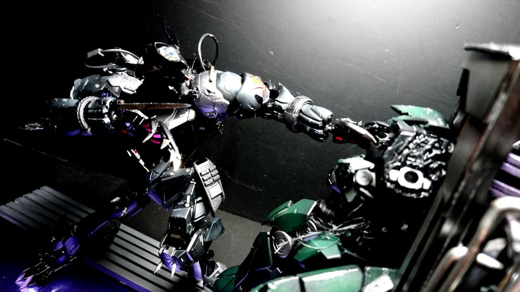 触る度に手に刺さる洋白板