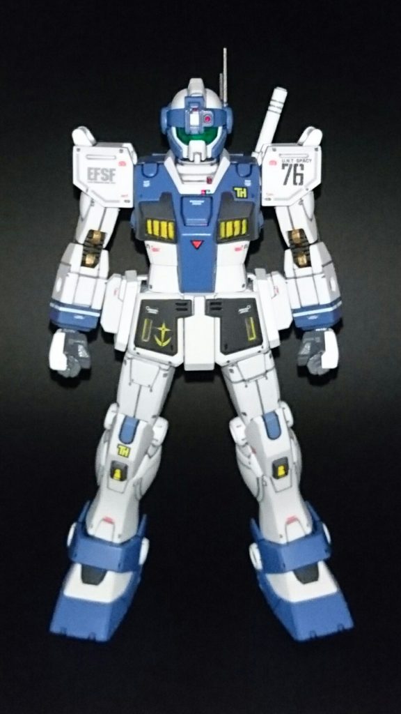 前面

まぁ実際は大した技術も無いので肩から先を局地型ガンダムにした程度のミキシングです。