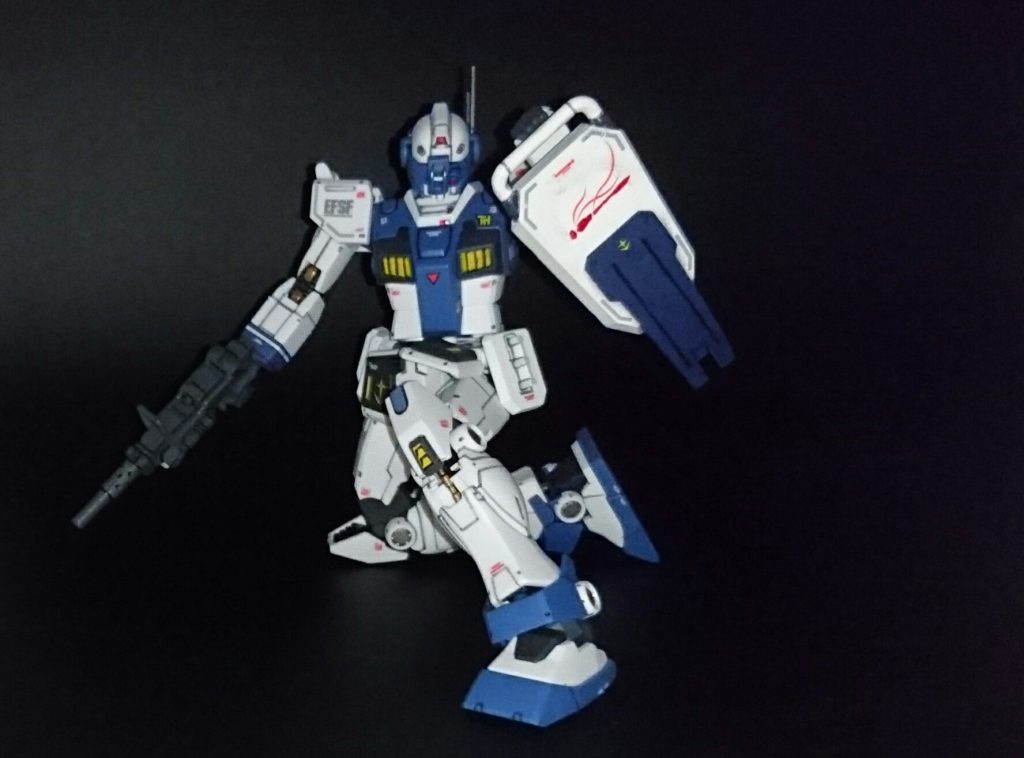 肘関節や膝内部シリンダーを金で塗装してテンションあげあげです。