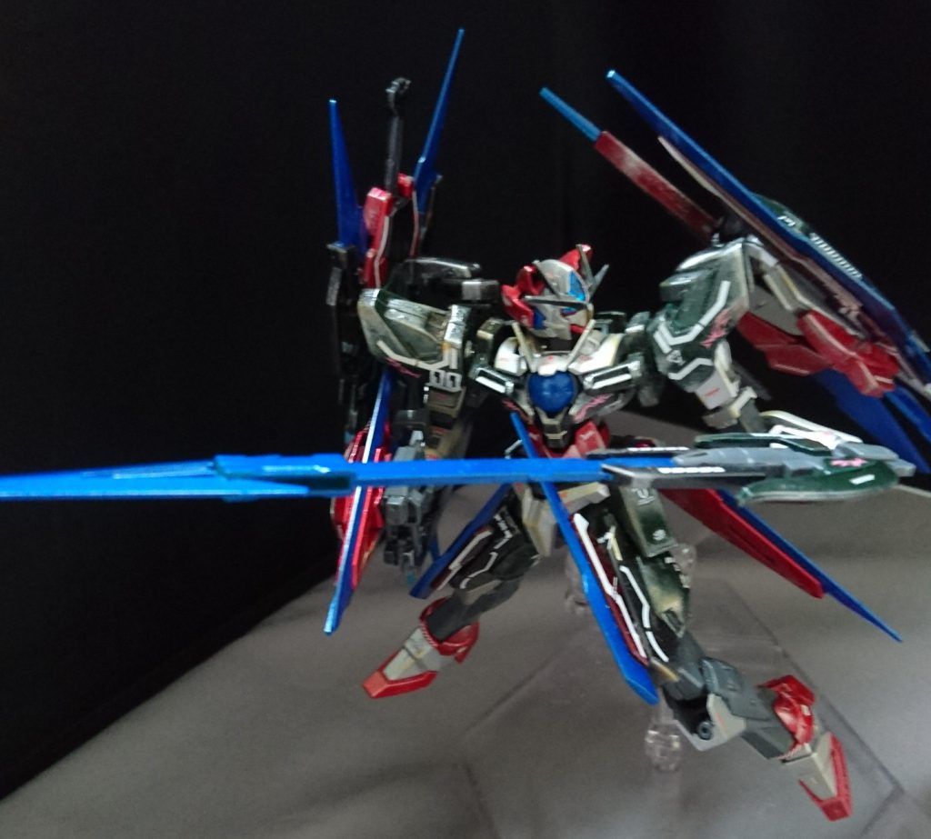 GNスピアーソード
先端が槍状のGNソードⅤです。本来のGNソードⅤと同様にライフルモード、ソードモードに切り替えられます！