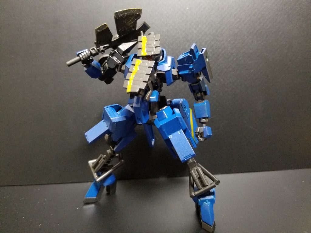 バトルアックスを改造してナタにしたもの。
威力は落ちたが、短くなったことで取り回しが良くなっている。