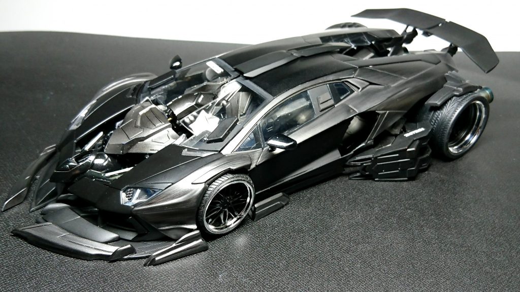 窓にボールジョイントを接着したので、跡が見えないよう上からカバー