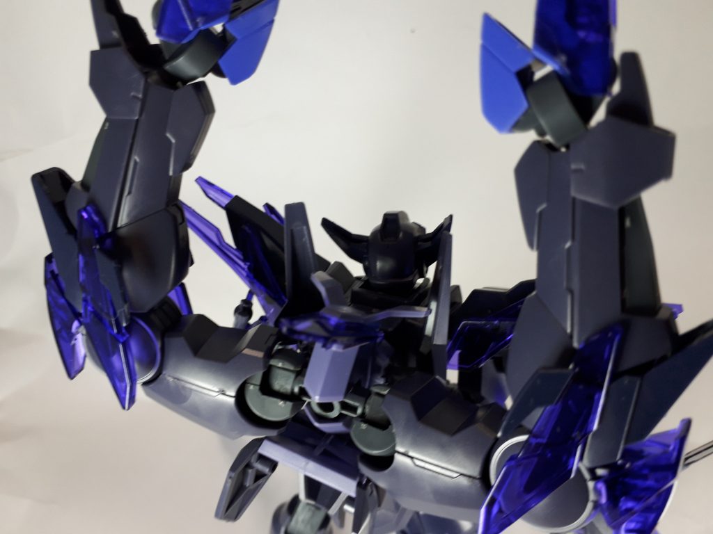 サイドアーマーがファンネルに見えないこともないと思い、そのまま取り付けております(笑)