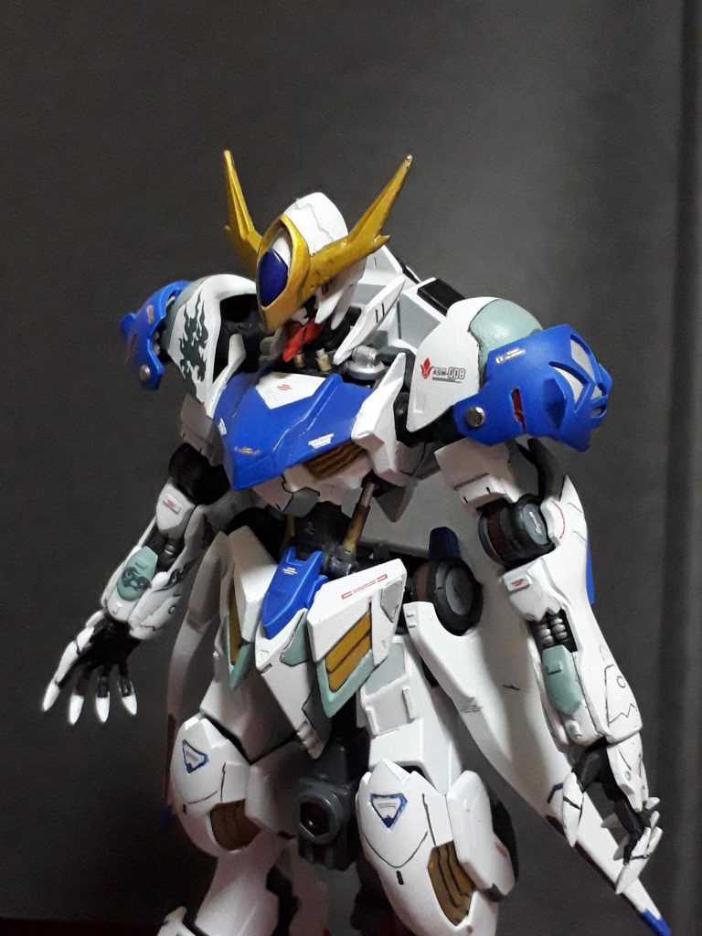 角等の鋭利化、胴体部の延長、爪の作成等部分小ささに苦労しました。