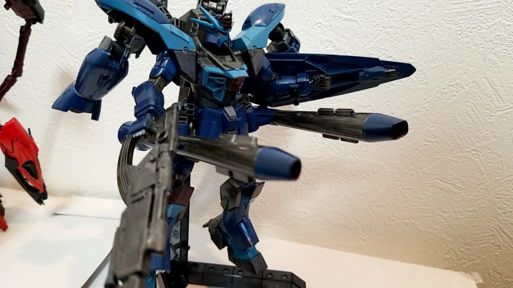 125mm2連装高エネルギー長射程ビーム砲「シュラーク」
580mm複列位相エネルギー砲「スキュラ」
カラミティガンダムの本来の武装