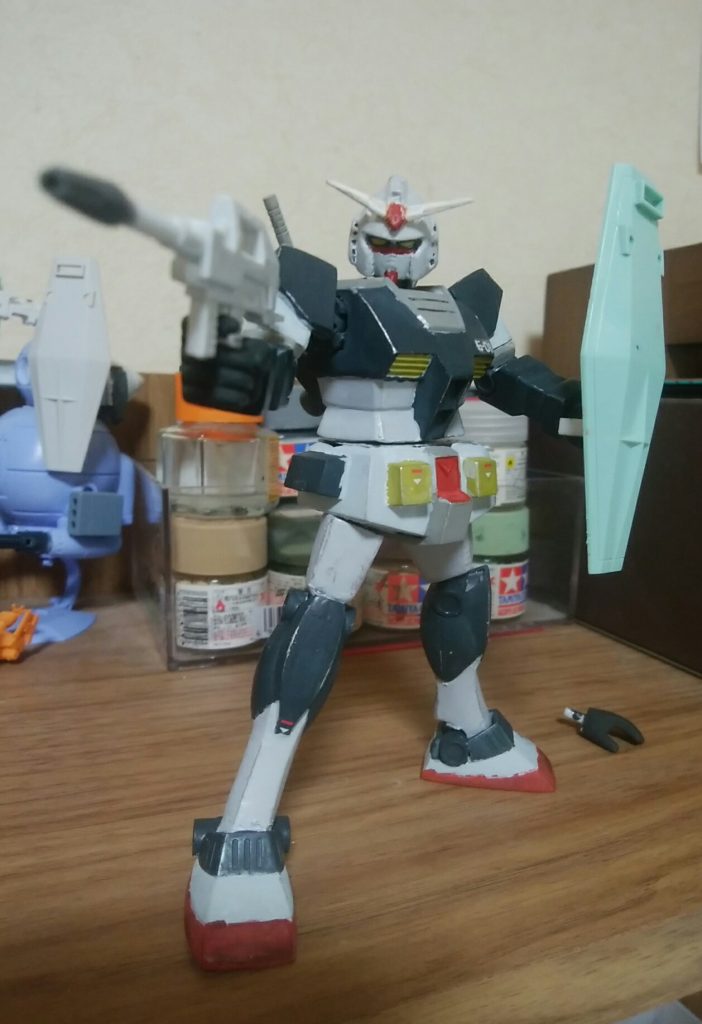 ライフルは銃口をHGに