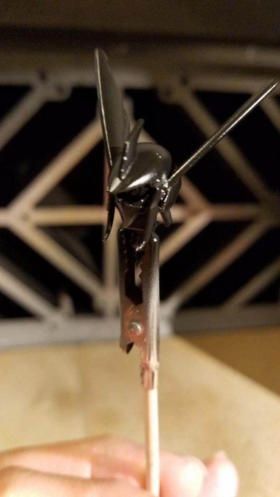 元からのモノアイ部分にダークマターのあまりフェイスをくっつけてます。