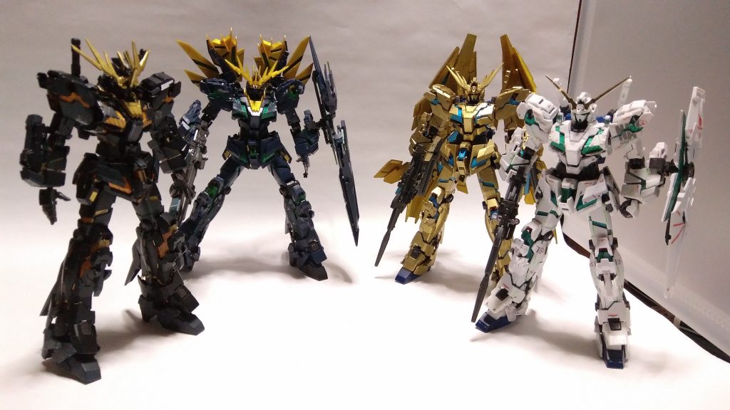 わが家のユニコーン達
12月にもう1機加わる予定!
4機も居るのに赤いサイコフレームが1機もいない(笑)