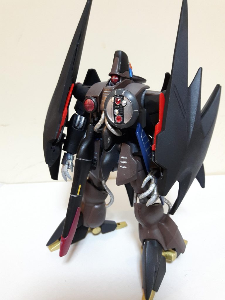 モビルスーツ時は腕につけてシールドになります。