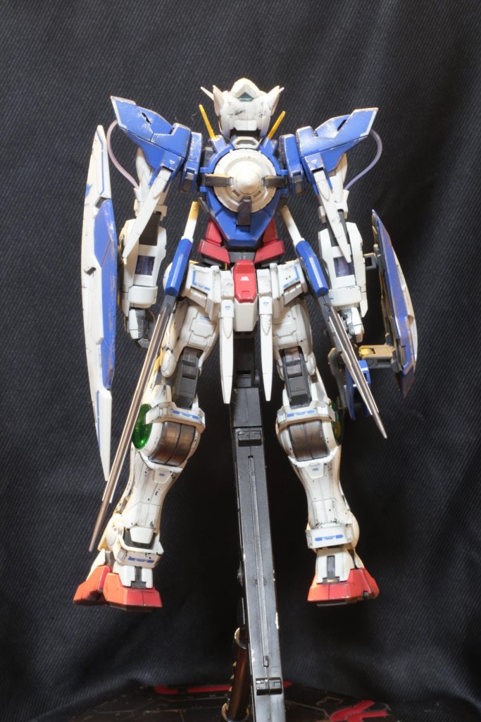 関節及び武器類はアイアンで塗装して質感上げてますが、写真だと解りにくい･･･