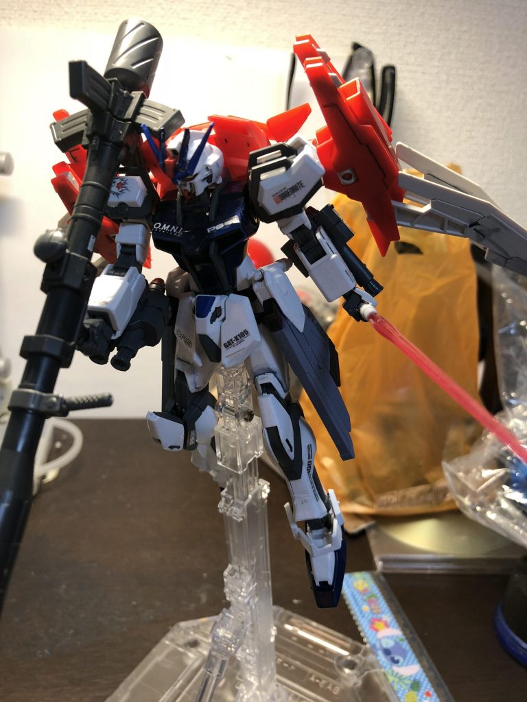 ストライクバズーカ
オプション装備。威力は折り紙付き。取り回しが悪いため装備したら大体捨てられる
腕部ミサイル
オプション装備。対艦用の武装だがMSに有効である