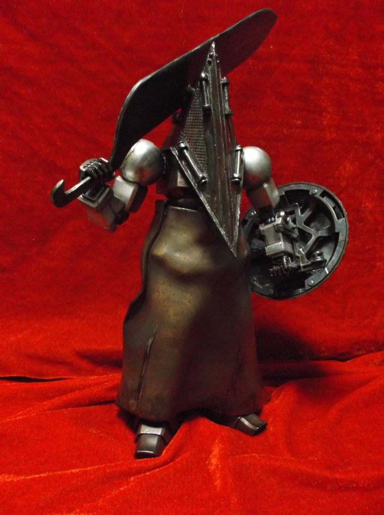 その存在感は対峙した者に根源的な恐怖を与える。