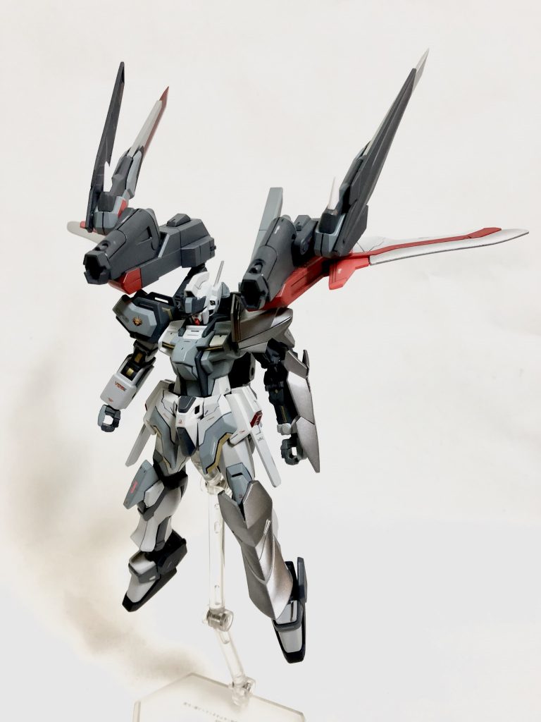 ハイマットモードも展開可能。大気圏内・宇宙空間の双方で出撃ができる。
ちなみにだが、ストライクLRはLocal Repairedの略。
ストライカーも試製73式I.W.S.P.改(仮)とどちらも正式な名前が存在していない。
(関係者各位のなかではベッセルングの愛称で呼ばれてはいるが...)