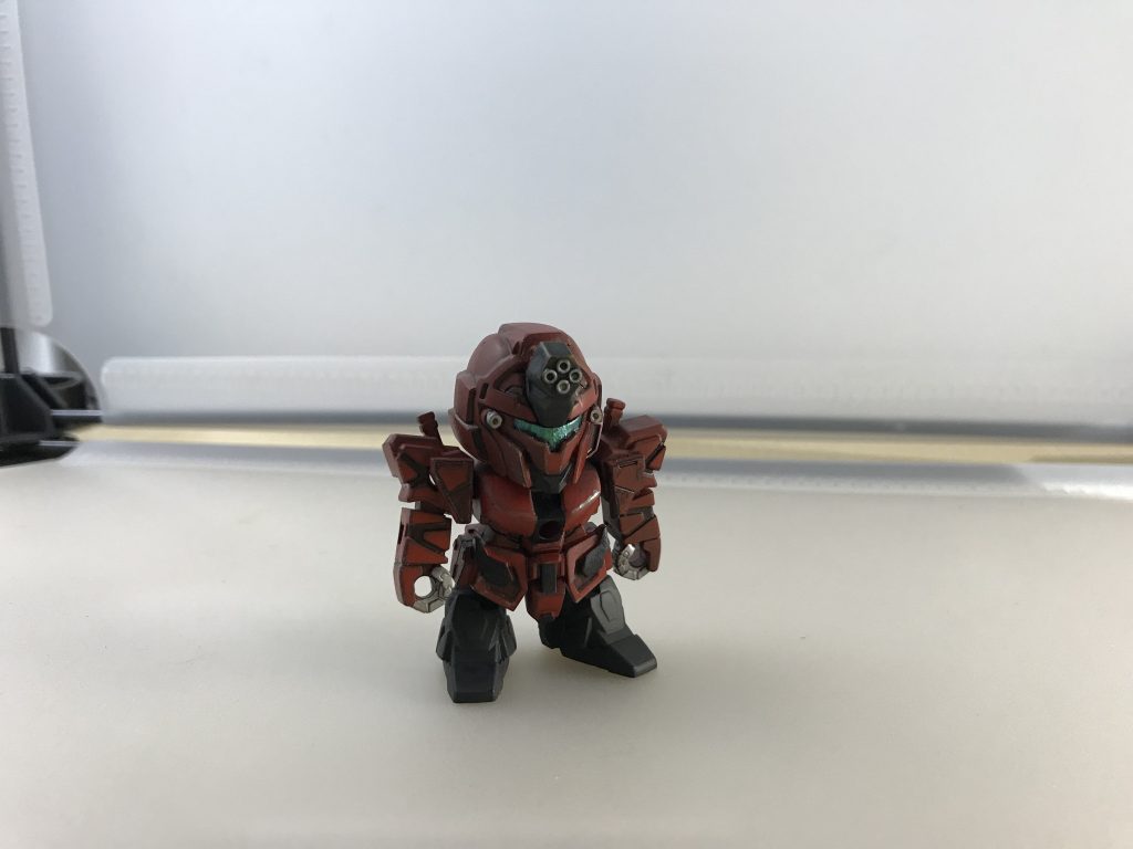 全身に3㎜穴が沢山あるので色々な姿に換装することが可能です。
ほんの少しFAの轟雷を意識しています。