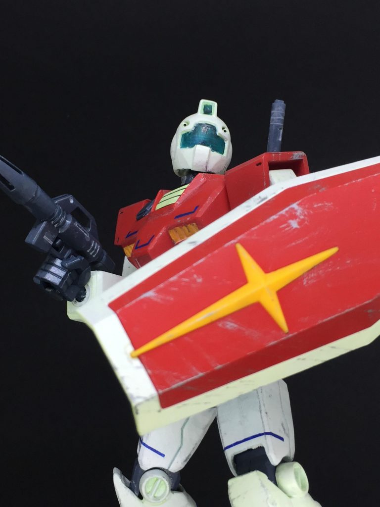 首を少し延長して生意気なアングルを可能し、頰を少し削りました。