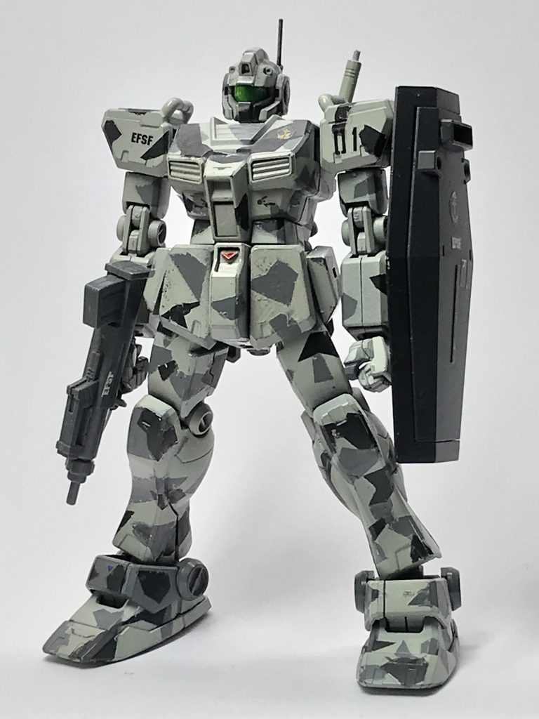 正面
ライフルとシールドを持たせてみました。
やっぱりジム系は立ち姿がかっこいい!!!