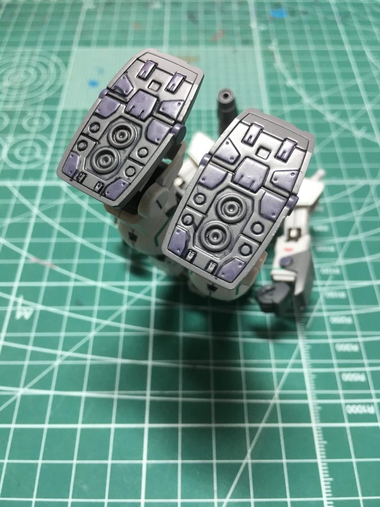 　足裏も塗り分けています。