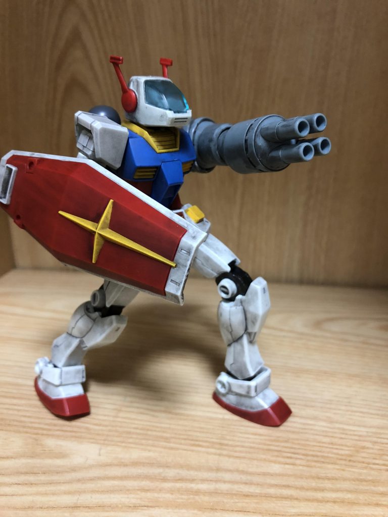 全部似たようなポーズやんけ！
しまった。