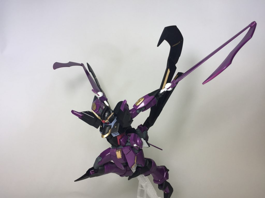 ストライカーサイズ
個人的に1番使って欲しかった武装。
ビームカマで鍔競り合いしてるところにストライカーサイズ取り出して切るとかやって欲しかった。