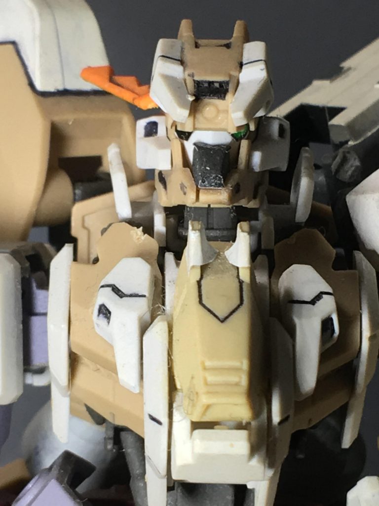 分かりづらいですが隻眼です。