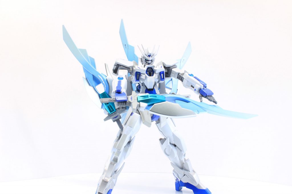 大型剣:ハイパーカレトヴルッフ
背部バインダーに装備している大剣