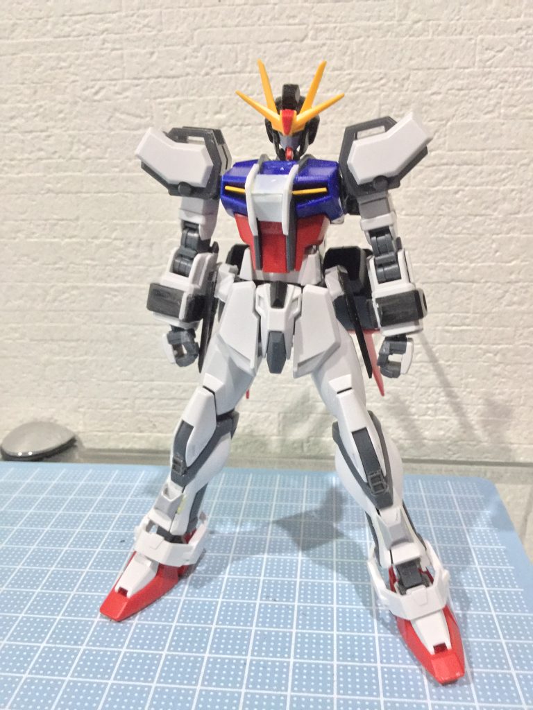 メインはエールストライクガンダムを使用し、プラ板やストライクノワールのパーツを組み合わせて使用。