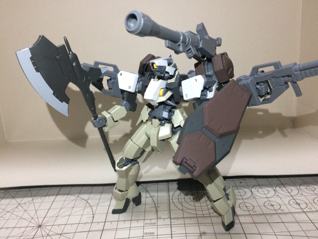 テイワズ戦でバズーカを使用したのでサブアームの肩はマウントタイプを採用