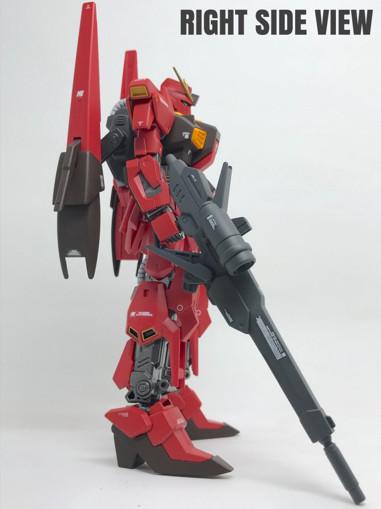 メインアームはライトニングゼータの
ビームライフルをそのまま拝借しました。