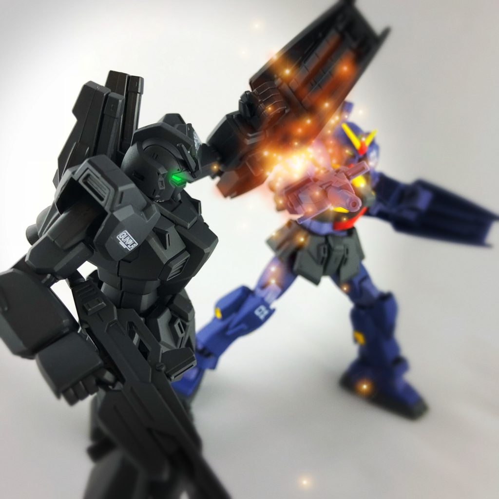 戦っている感じのポージングも良い感じです！