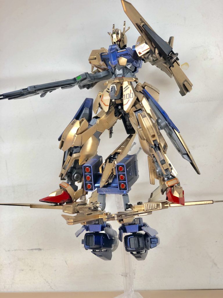 ちなみにバックパックは変形してサブフライトシステムが可能