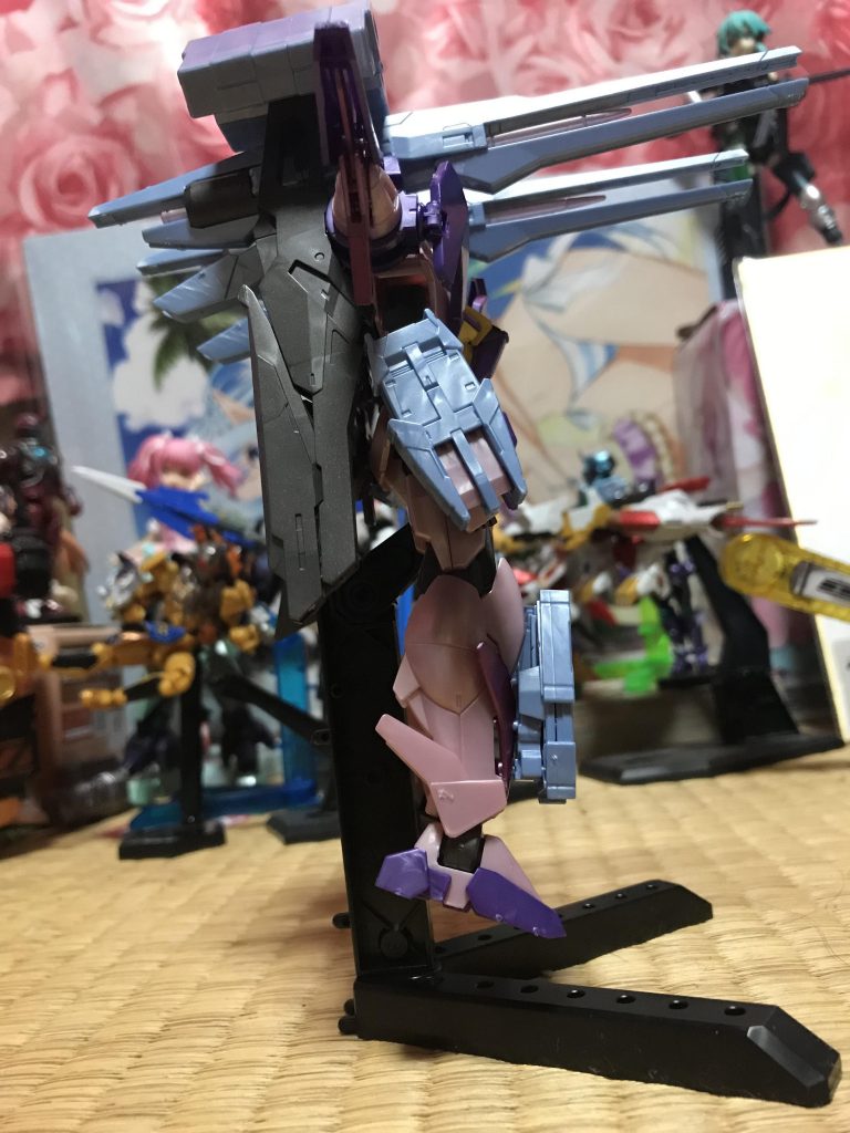 左側からです。