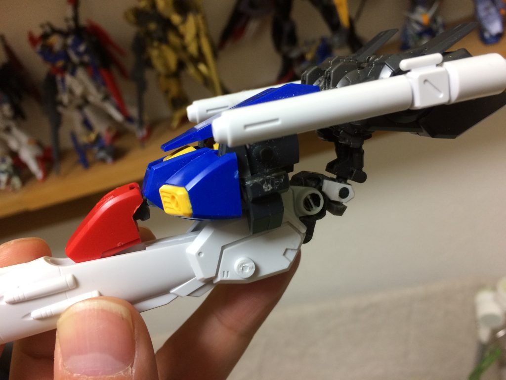 Gアタッカーの基部となるスタビライザー接合可動部。
ここが上手く可動出来るようになりました。ガンダムの肘の関節にさらにジョイントを付けています。