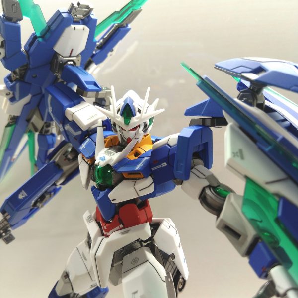 RG ガンダムダブルオークアンタフルセイバー