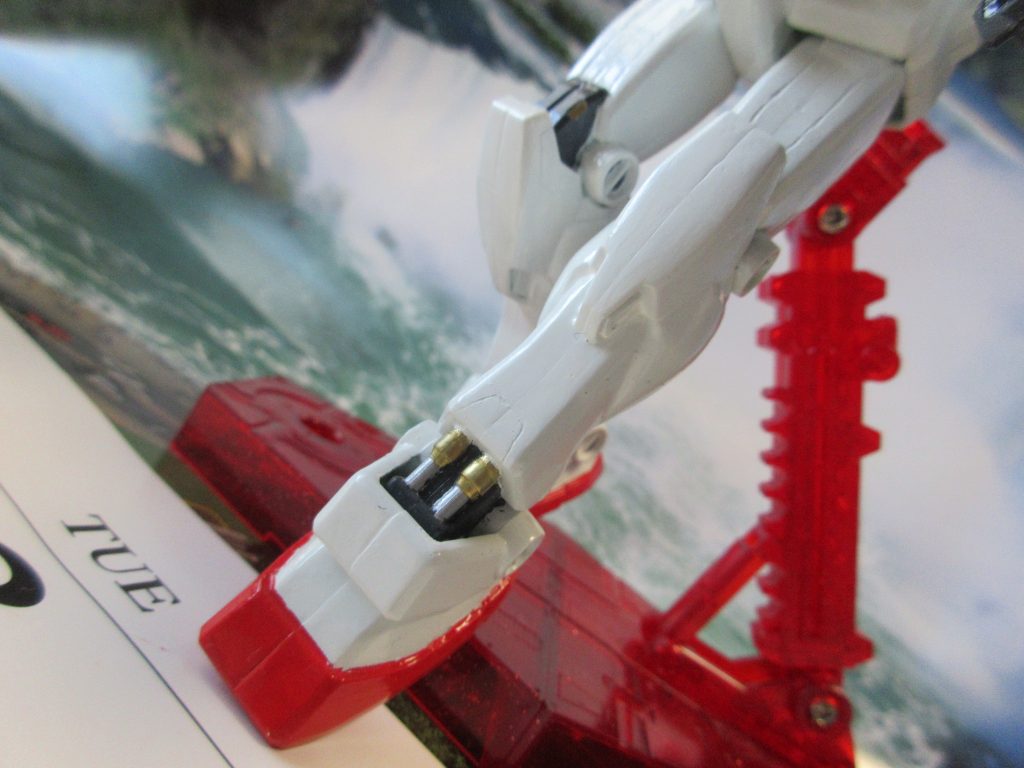 足のシリンダーが塗り分けポイントです。