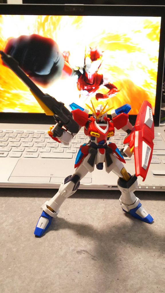 形が定まってきた時の素組み。まだバスターライフル構えてますね。両腕は初期案ではストライクフリーダムだったり、スクランブルガンダムだったり。