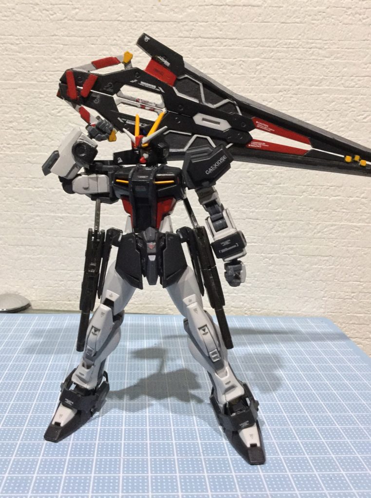 二つ合わせる事で大剣に変形する。主に装甲が硬い相手や対戦艦に使用する。