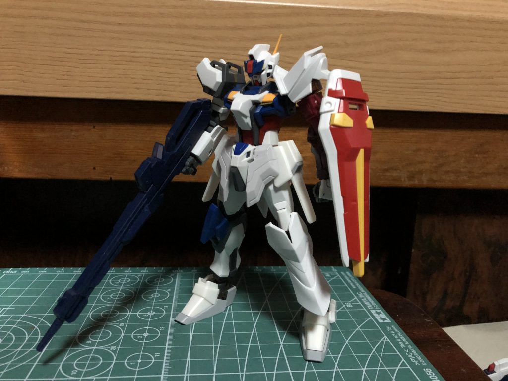 コズミックイラ版 Ez8をイメージして、Vアンテナをやめて本体の形も決まりました(^^;)