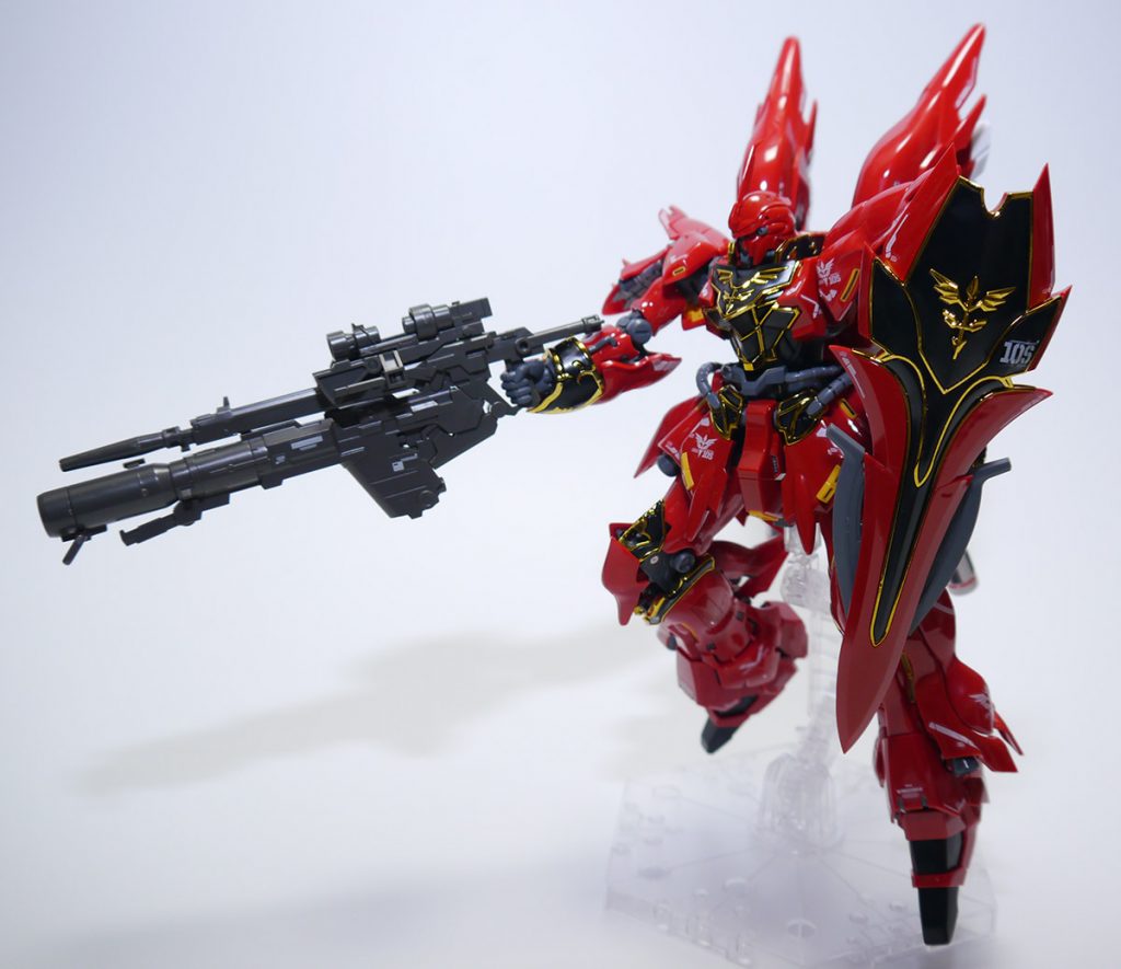 腕につけていた盾を肩装甲に移動しました。