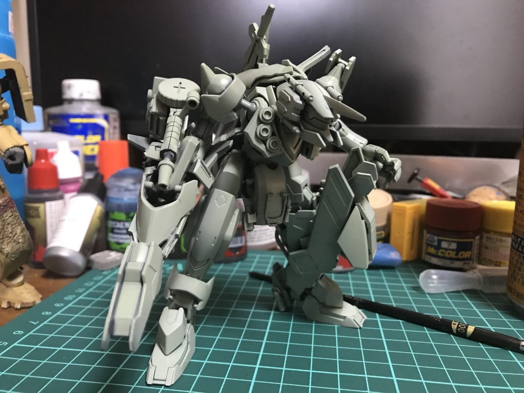 1色をエアブラシで塗り、筆塗りで仕上げました。
エアブラシだと早くて楽ですね〜!